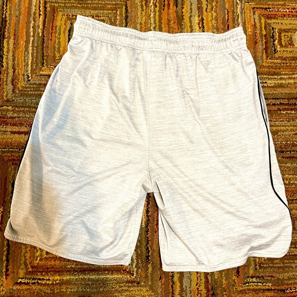 Mens Reebok Gray Running Workout Shorts Size Large Drawstring Stretch Waist - Picture 5 of 6
